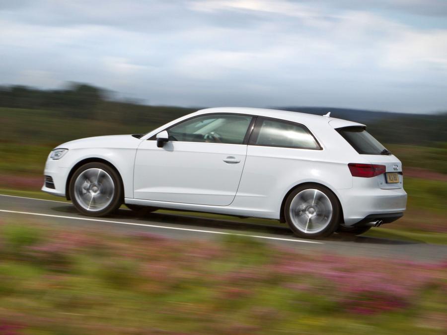  Audi A3 1.8T (8V) 2012 года  (UK) (фото 5 из 30)